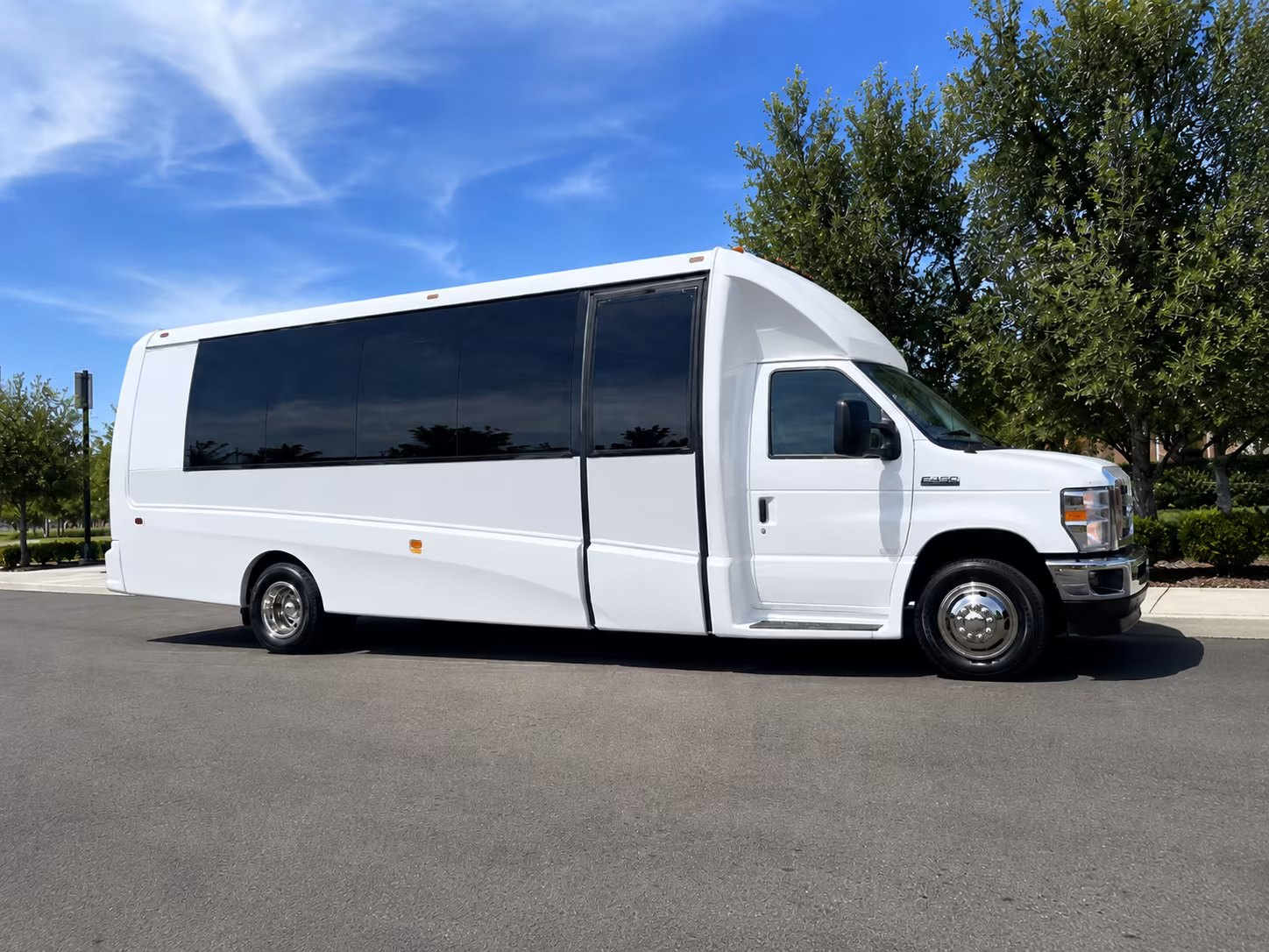 charter buses to the los angeles convention center and south bay conference venues